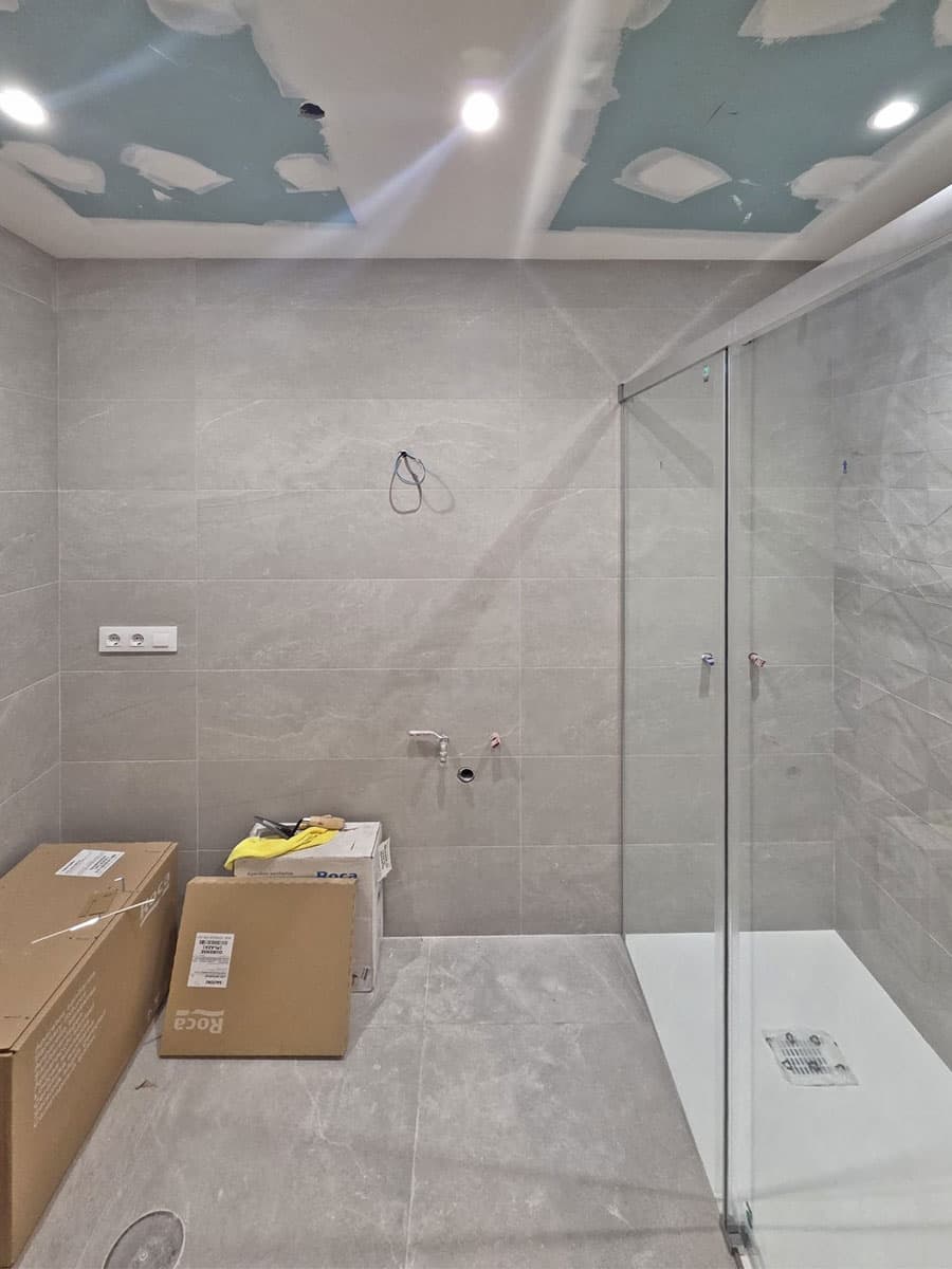 ¿Buscas a expertos para la reforma de un baño al completo en Ourense?